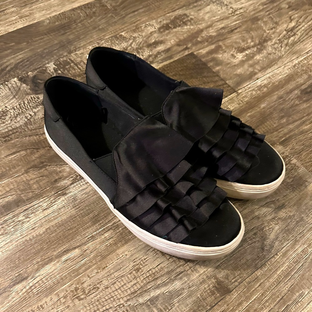 Liz Claiborne black ruffly satin like tennis shoes size 7.5